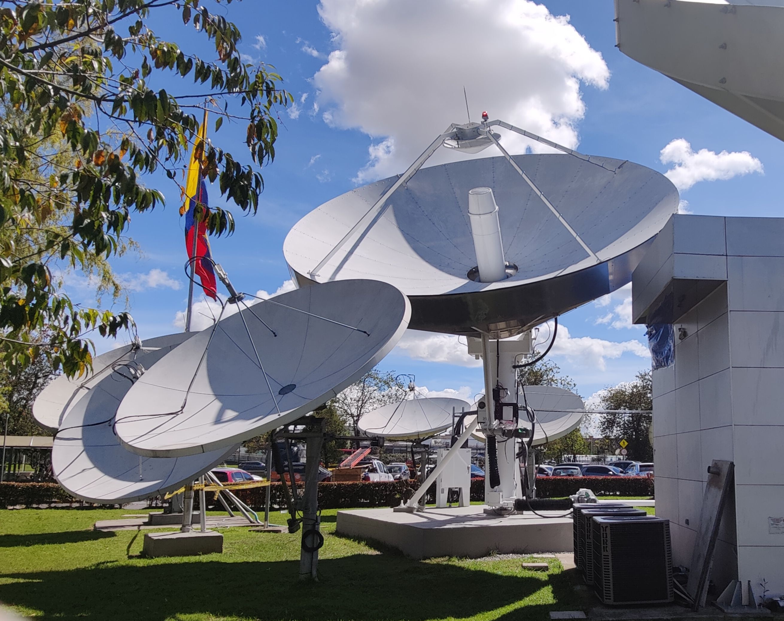 Satellite Uplink Band-C 7mt – Colombia